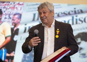 Mircea Lucescu, aclamat la Primăria Iași! Urmează București în această după-amiază » Selecționerul și-a lansat cartea: „Sunt lucruri importante acolo, sper să-i ajute pe antrenori”
