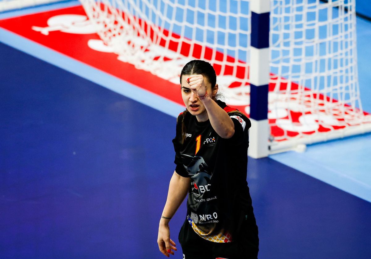 Naționala României de handbal chiar are un nou LIDER » Două momente care au demonstrat cine e urmașa Cristinei Neagu în vestiar