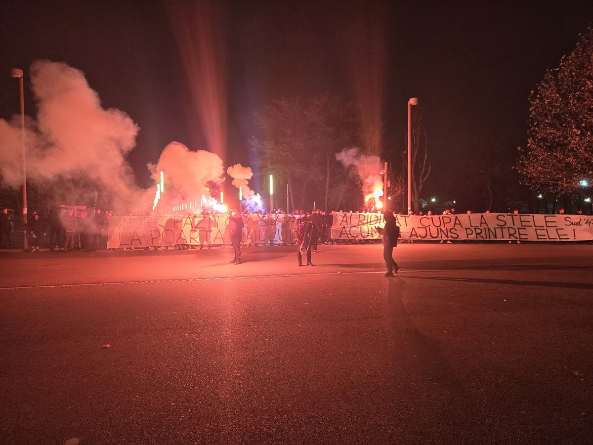 Peluza Sud Steaua a ajuns la Arena Națională pentru a-și lua rămas-bun de la Helmut Duckadam