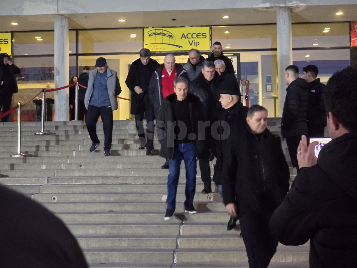 Imagini de impact de la Arena Națională. Lăcătuș și Anghel Iordănescu, răvășiți lângă sicriul lui Duckadam