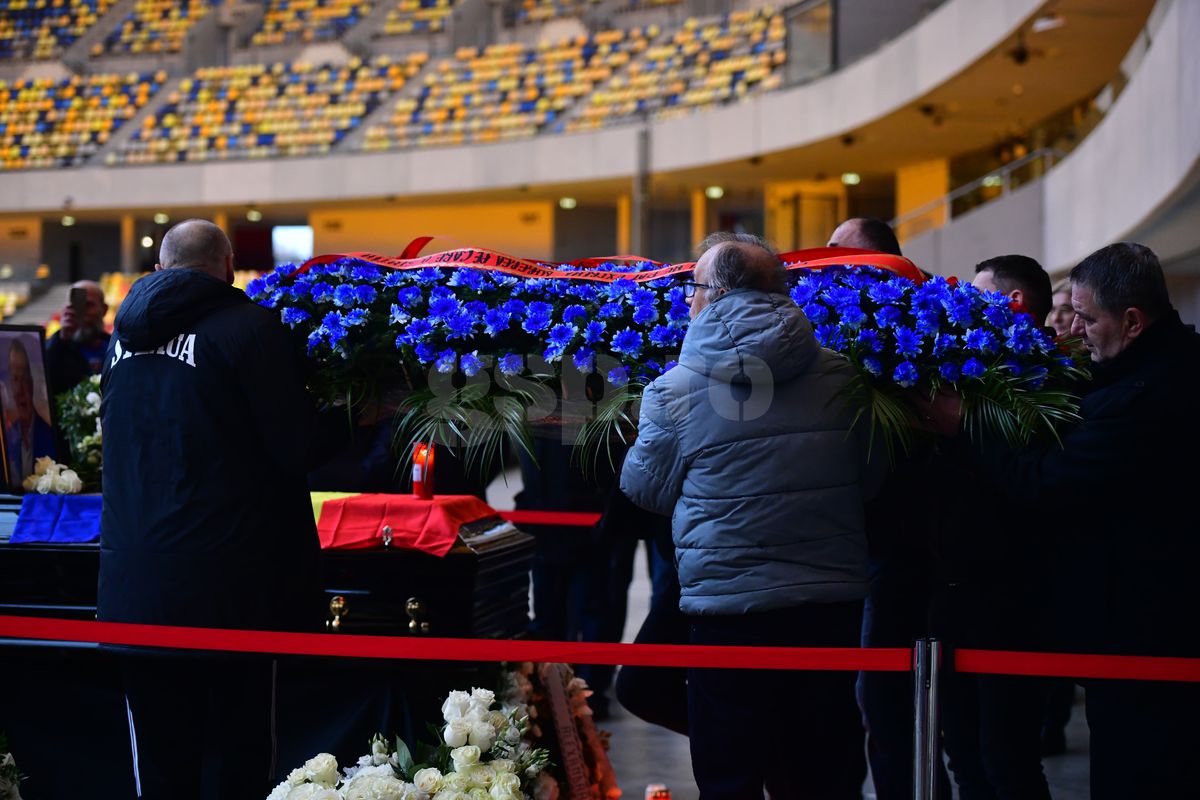 Imagini impresionante în Cupa României! Gest cum nu s-a mai văzut pe un teren de fotbal în memoria lui Duckadam