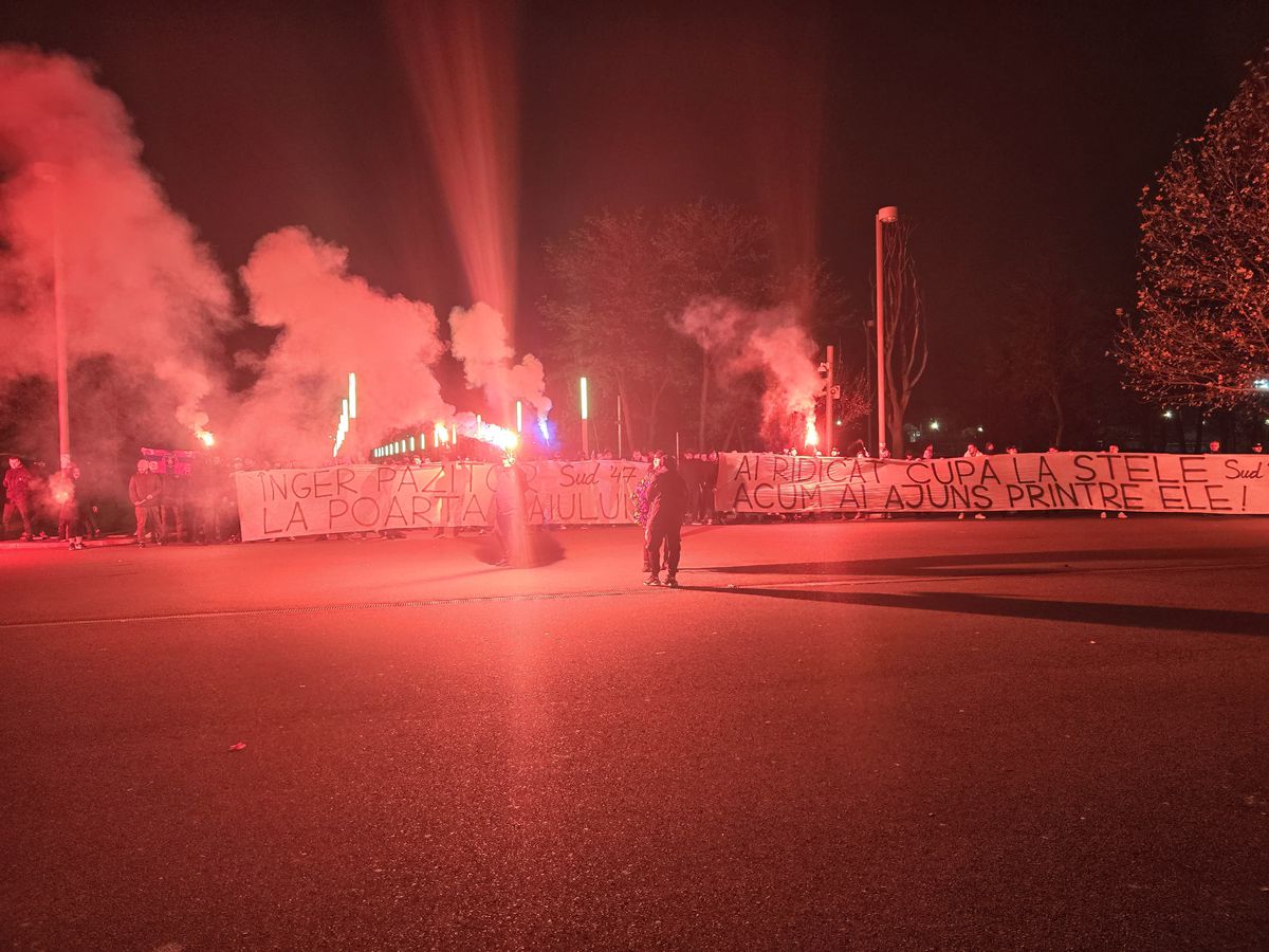 Peluza Sud Steaua a ajuns la Arena Națională pentru a-și lua rămas-bun de la Helmut Duckadam