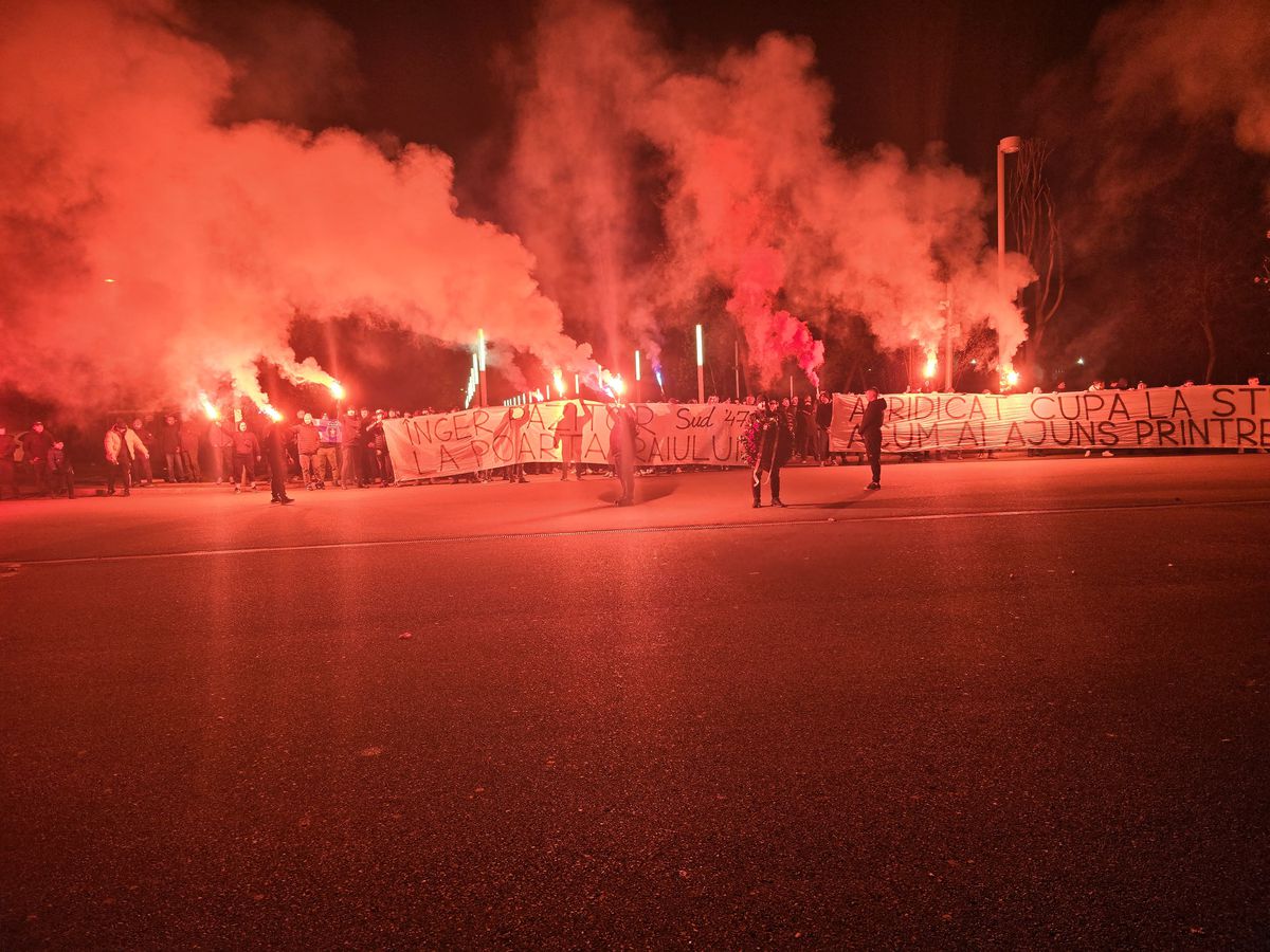 Peluza Sud Steaua a ajuns la Arena Națională pentru a-și lua rămas-bun de la Helmut Duckadam