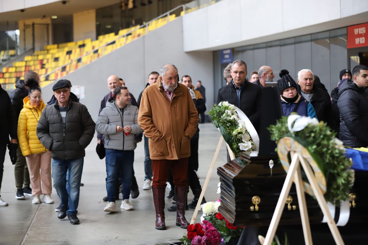 Tot lotul campioanei FCSB a mers la sicriul lui Helmut Duckadam » Mihai Stoica nu și-a mai putut stăpâni lacrimile