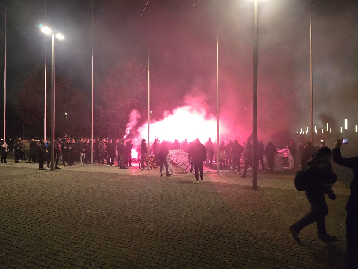 Peluza Nord FCSB și-a făcut apariția la Arena Națională pentru a-și lua rămas-bun de la Helmut Duckadam