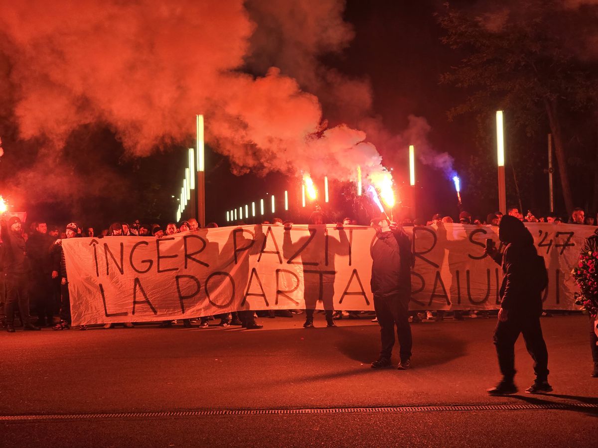 Peluza Sud Steaua a ajuns la Arena Națională pentru a-și lua rămas-bun de la Helmut Duckadam