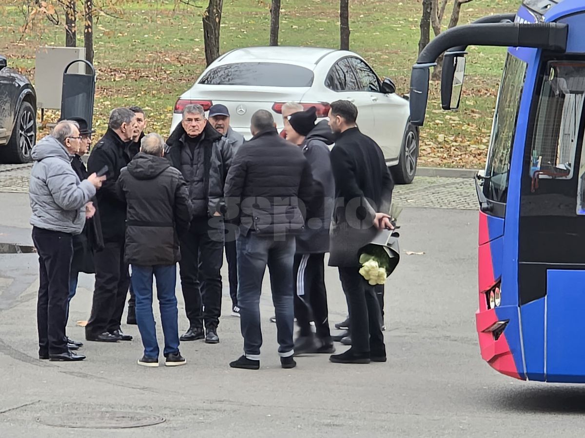 Imagini de la Arena Națională, unde este depus sicriul cu trupul neînsuflețit al lui Helmut Duckadam