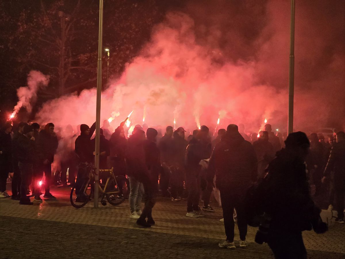 Peluza Nord FCSB și-a făcut apariția la Arena Națională pentru a-și lua rămas-bun de la Helmut Duckadam