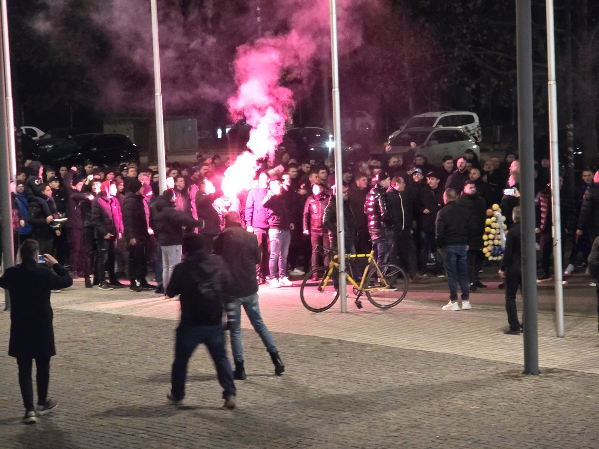 Peluza Nord FCSB și-a făcut apariția la Arena Națională pentru a-și lua rămas-bun de la Helmut Duckadam