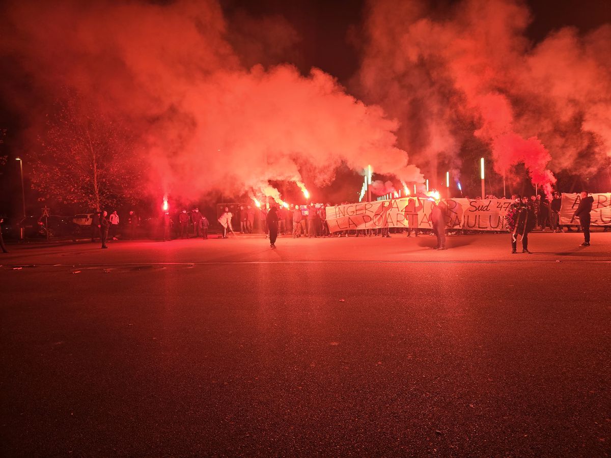 Peluza Sud Steaua a ajuns la Arena Națională pentru a-și lua rămas-bun de la Helmut Duckadam