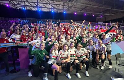 Ce s-a întâmplat imediat după România - Ungaria » Moment extrem de ciudat pe parchet: maghiarele ne-au luat fața