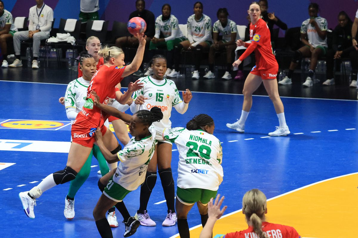 Rezultatul din Danemarca – Senegal a confirmat MATEMATIC eliminarea României de la Campionatul Mondial de handbal feminin