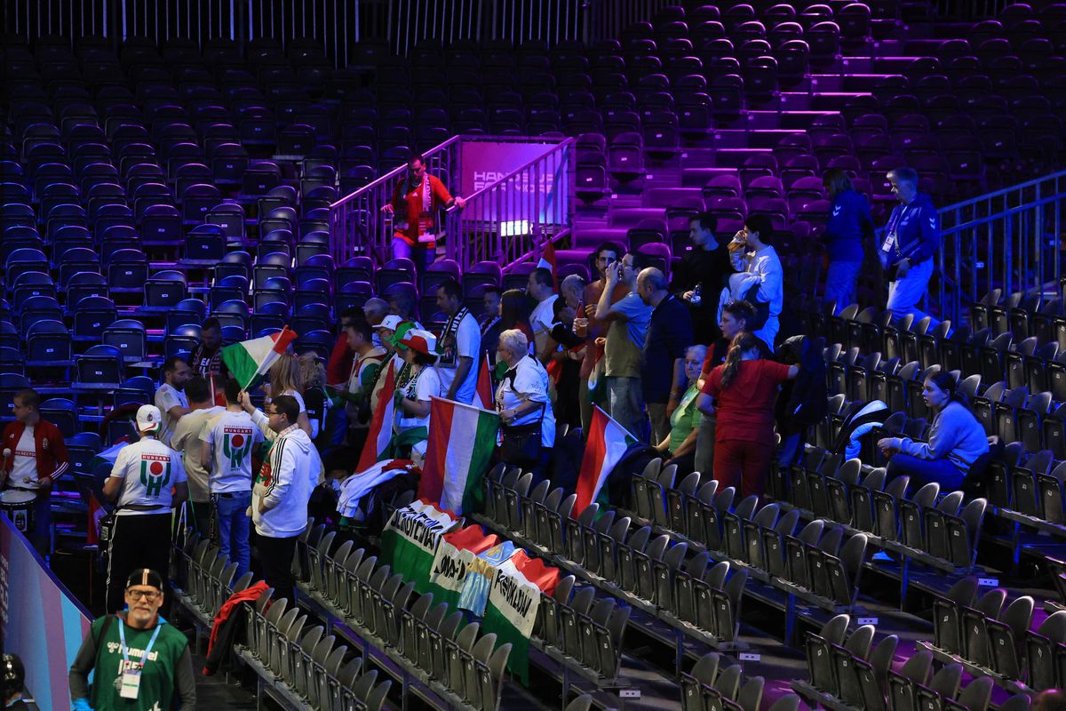 Haos total în tribune la Ungaria - România » Galeriile, amplasate una lângă cealaltă! Ce a rezultat