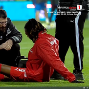 Mamadou Karamoko s-a accidentat la încălzire înainte de Farul - Dinamo // FOTO: captură Prima Sport
