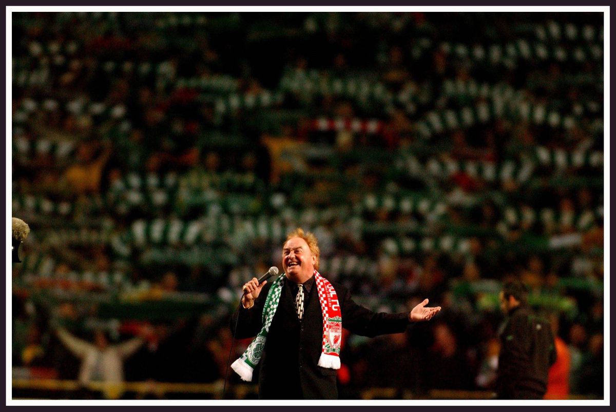 A murit interpretul celui mai cunoscut imn din fotbal, „You’ll Never Walk Alone”