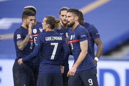 Olivier Giroud (34 de ani) și coechipierii din selecționata Franței sărbătoresc marcarea unui gol. Sursa foto: Imago