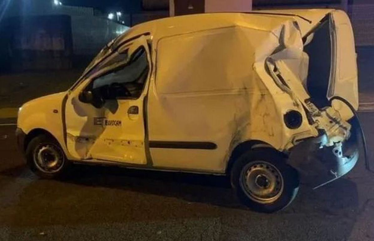 VIDEO&FOTO Un angajat concediat de Mercedes-Benz a făcut praf 69 de mașini de lux ale firmei. Paguba e imensă