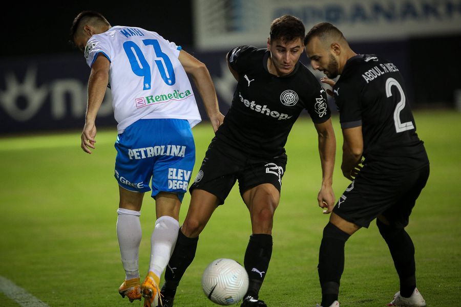 Florentin Matei, evoluând pentru Apollon într-un meci din preliminariile Europa League. Sursa foto: Imago Florentin Matei, evoluând pentru Apollon într-un meci din preliminariile Europa League. Sursa foto: Imago