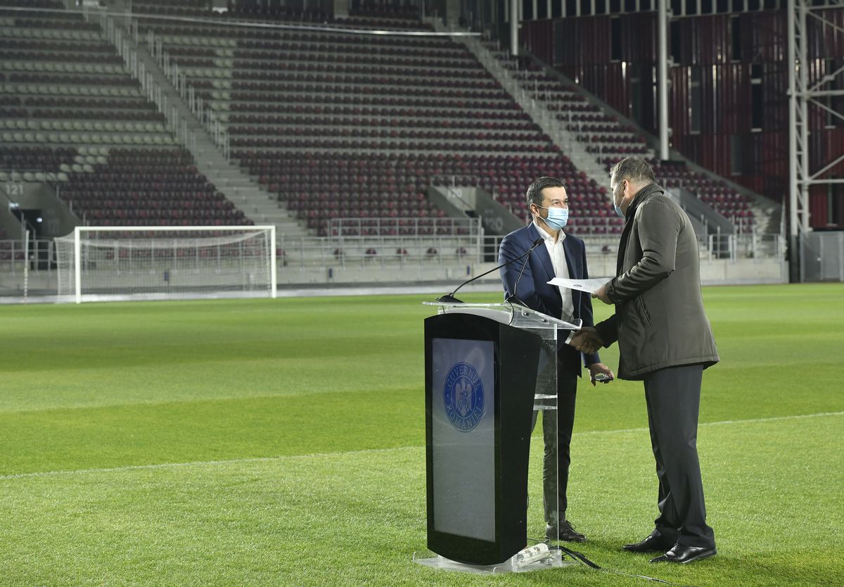 Mircea Lucescu revine pe banca Rapidului cu ocazia inaugurării noului stadion din Giulești