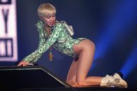 Miley Cyrus a imitat gestul nesportiv făcut de Emiliano Martinez, iar fanii au reacționat: „Ce s-a schimbat Dibu!”