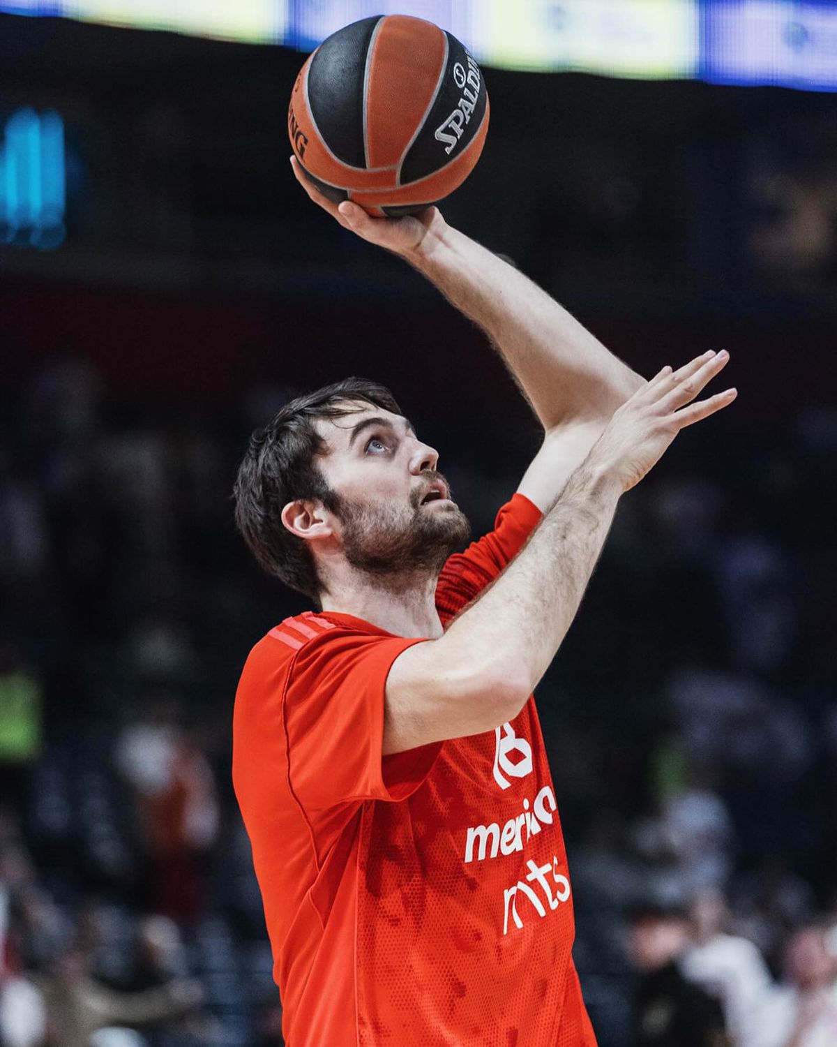 De pe altă planetă! Peste 20.000 de spectatori au creat o atmosferă senzațională la derby-ul orgoliilor din Euroligă