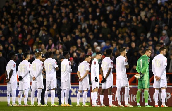 De ce va purta Arsenal un echipament complet alb la meciul cu Liverpool din Cupa Angliei