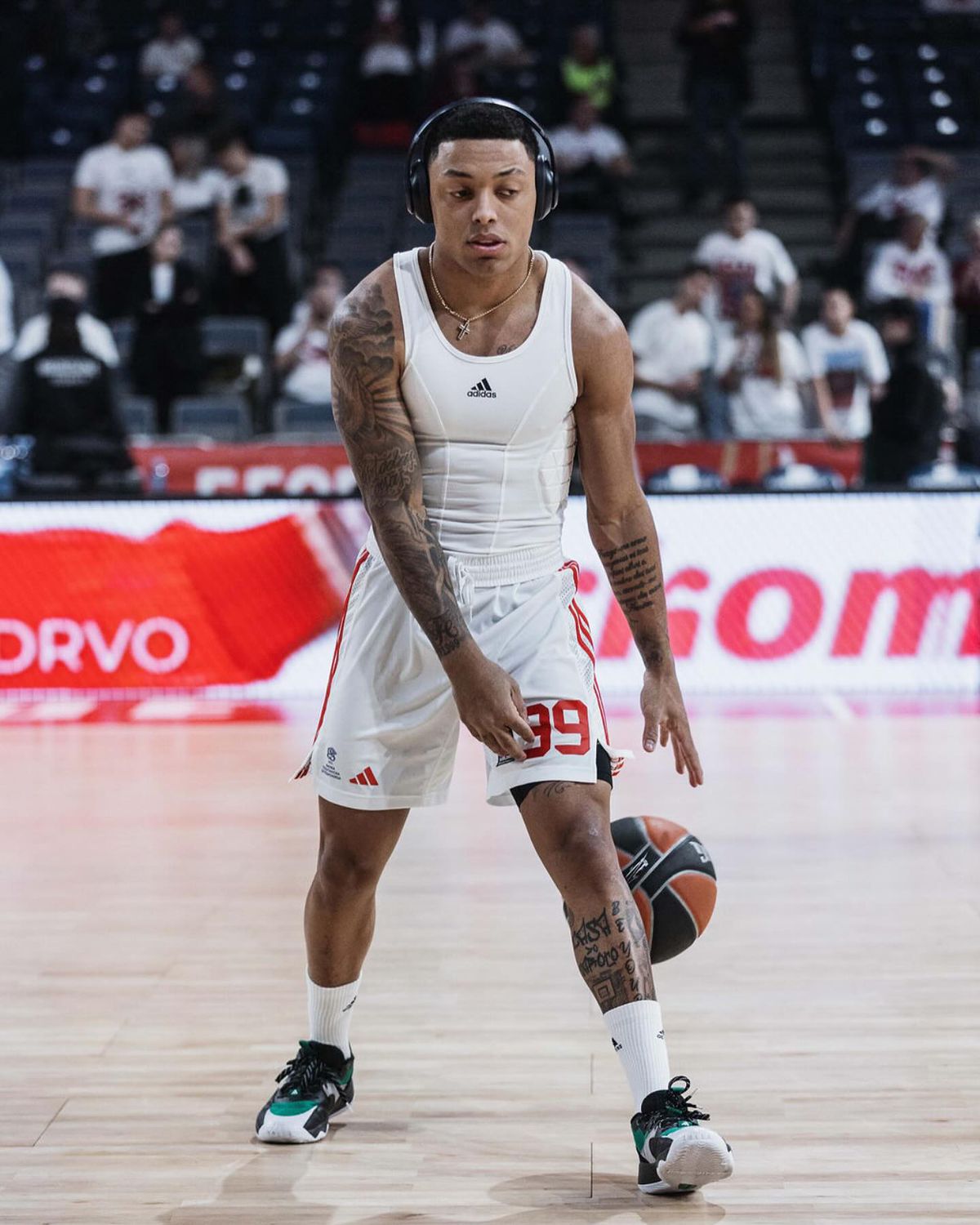 De pe altă planetă! Peste 20.000 de spectatori au creat o atmosferă senzațională la derby-ul orgoliilor din Euroligă