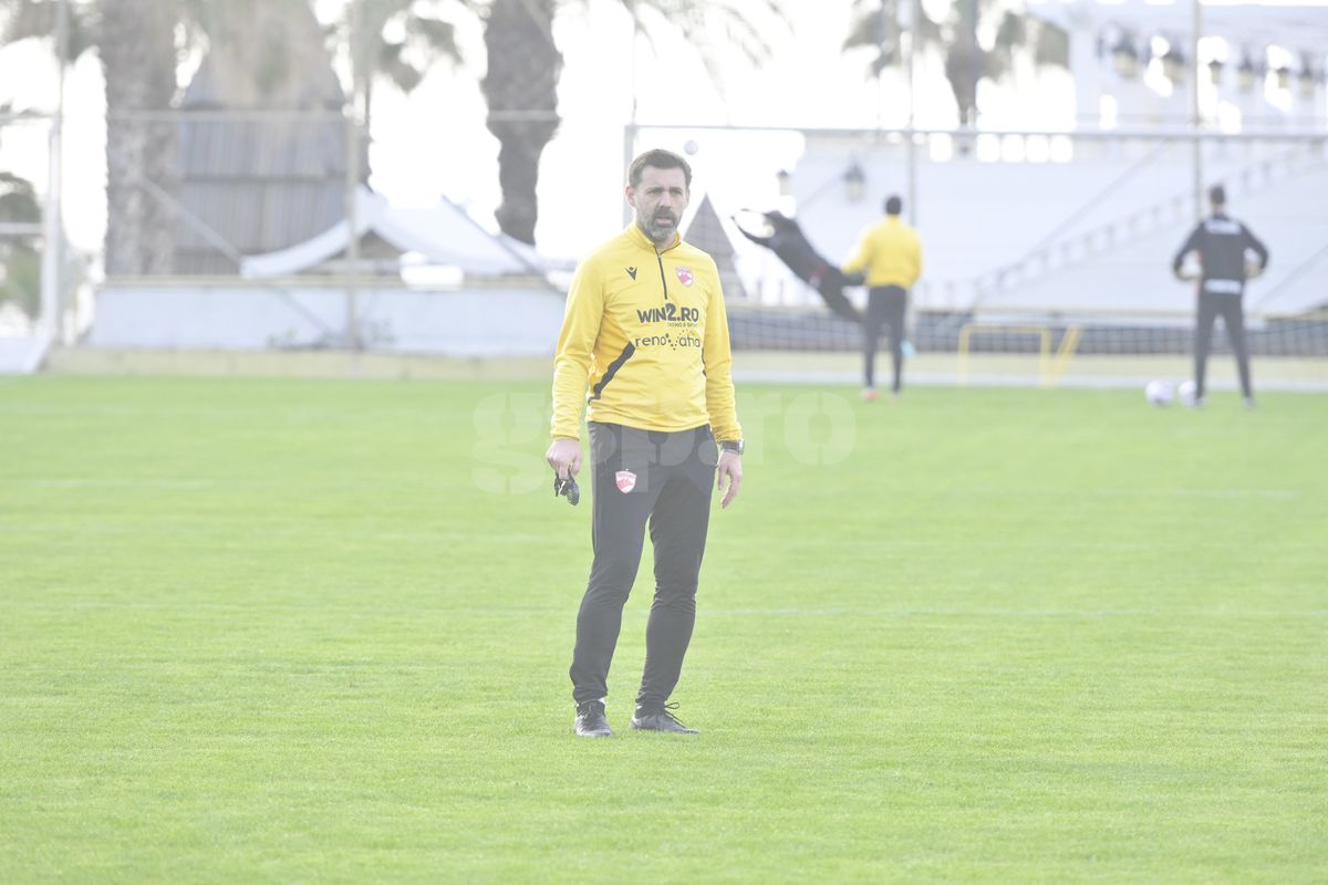 „Câinii” reînvață fotbalul și cum se marchează » Zeljko Kopic de la „Acesta nu e Dinamo!” la „Așa, dați gol, yes, yes, bravo!”