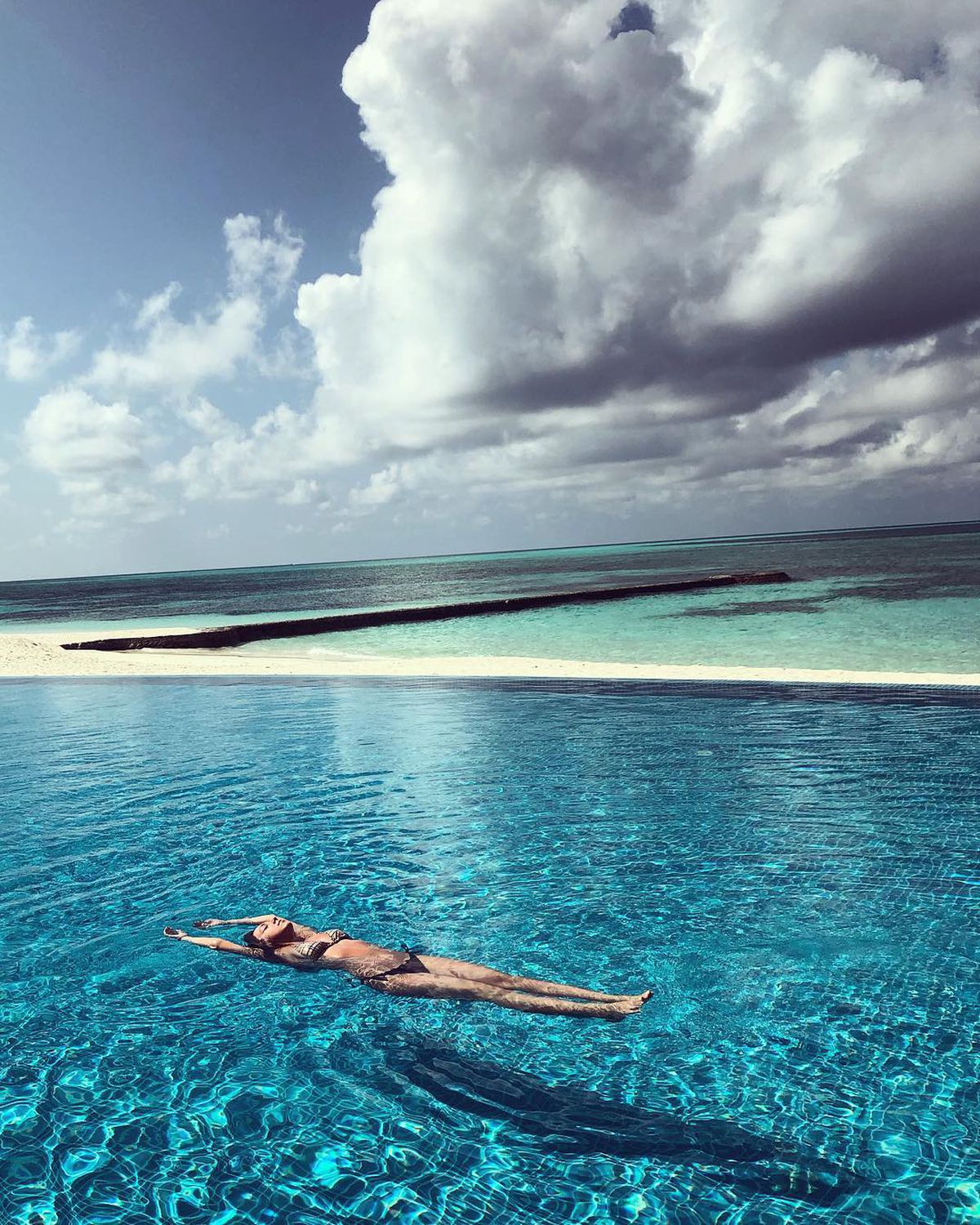 Rivalii trag tare în cantonamente, vedetele FCSB-ului continuă să se lăfăie în vacanțe de lux » Reacția lui MM când a văzut noile imagini