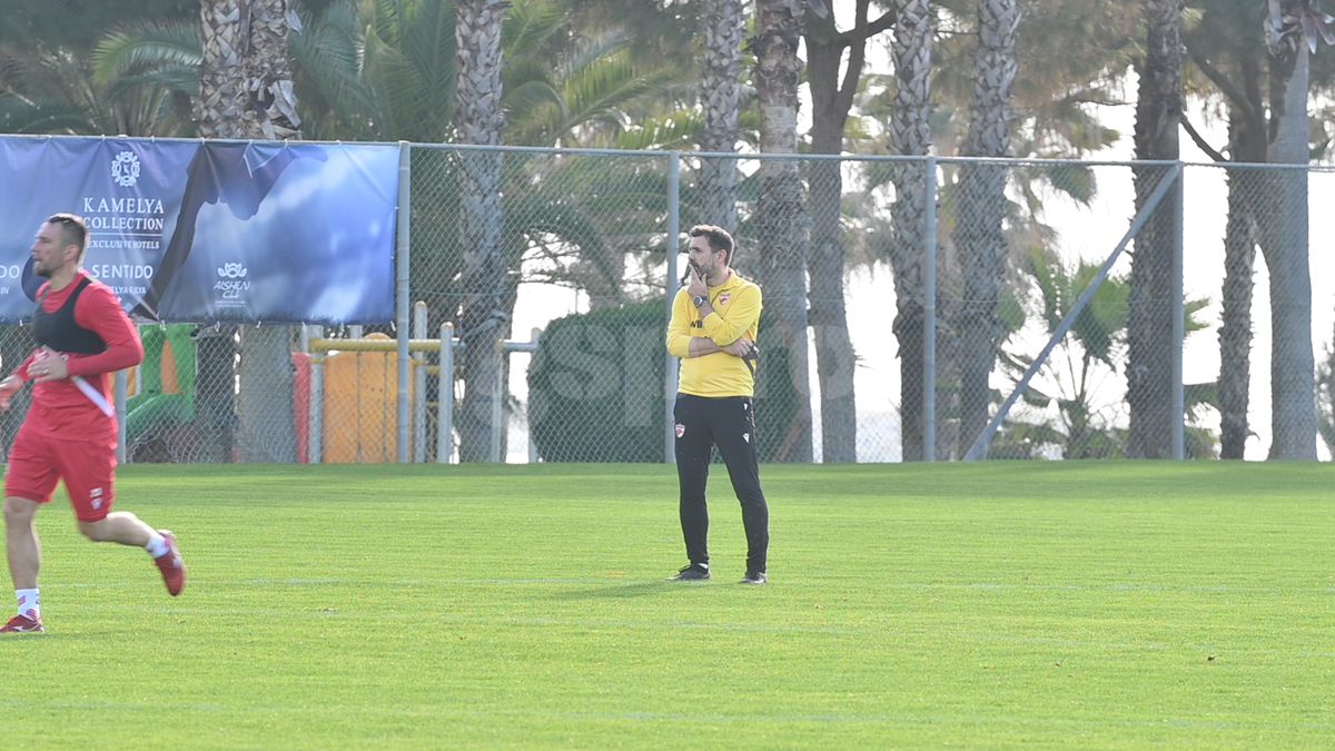 „Câinii” reînvață fotbalul și cum se marchează » Zeljko Kopic de la „Acesta nu e Dinamo!” la „Așa, dați gol, yes, yes, bravo!”