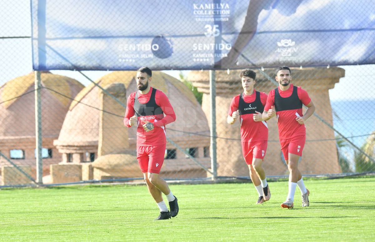 „Câinii” reînvață fotbalul și cum se marchează » Zeljko Kopic de la „Acesta nu e Dinamo!” la „Așa, dați gol, yes, yes, bravo!”