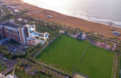 „Câinii” au ajuns în Paradis! Imagini spectaculoase surprinse din dronă: Dinamo pregătește salvarea într-o locație exclusivistă