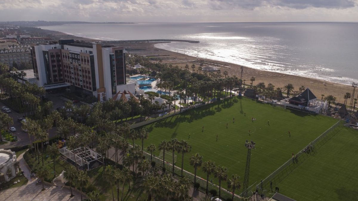 „Câinii” au ajuns în Paradis! Imagini spectaculoase surprinse din dronă: Dinamo pregătește salvarea într-o locație exclusivistă