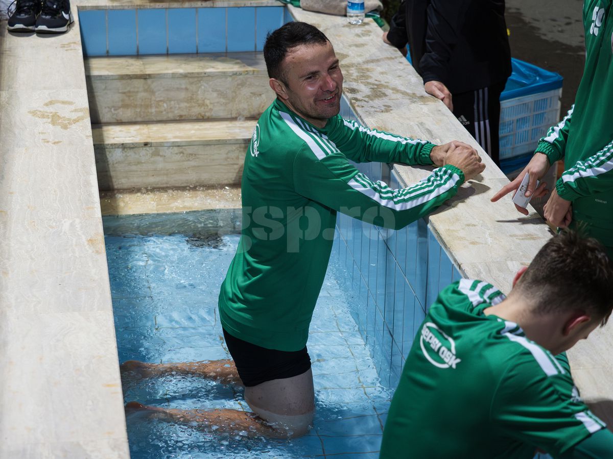 Sepsi Ice » Bernd Storck atacă play-off-ul cu „,metoda Wim Hof”: imagini tari surprinse de GSP în cantonamentul din Turcia