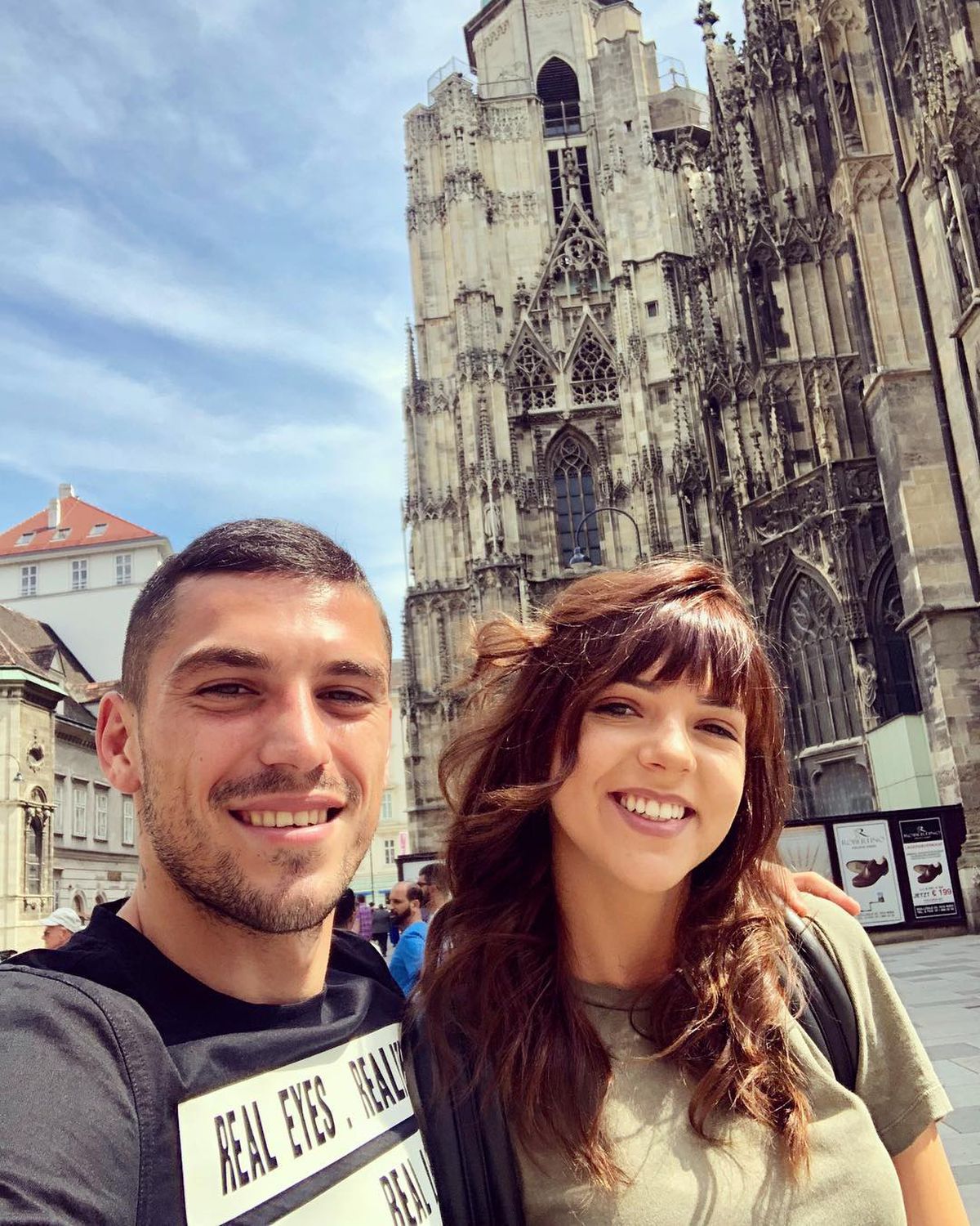 Rivalii trag tare în cantonamente, vedetele FCSB-ului continuă să se lăfăie în vacanțe de lux » Reacția lui MM când a văzut noile imagini