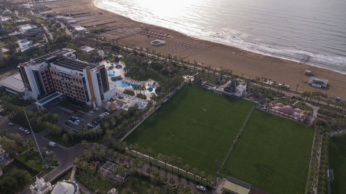 „Câinii” au ajuns în Paradis! Imagini spectaculoase surprinse din dronă: Dinamo pregătește salvarea într-o locație exclusivistă