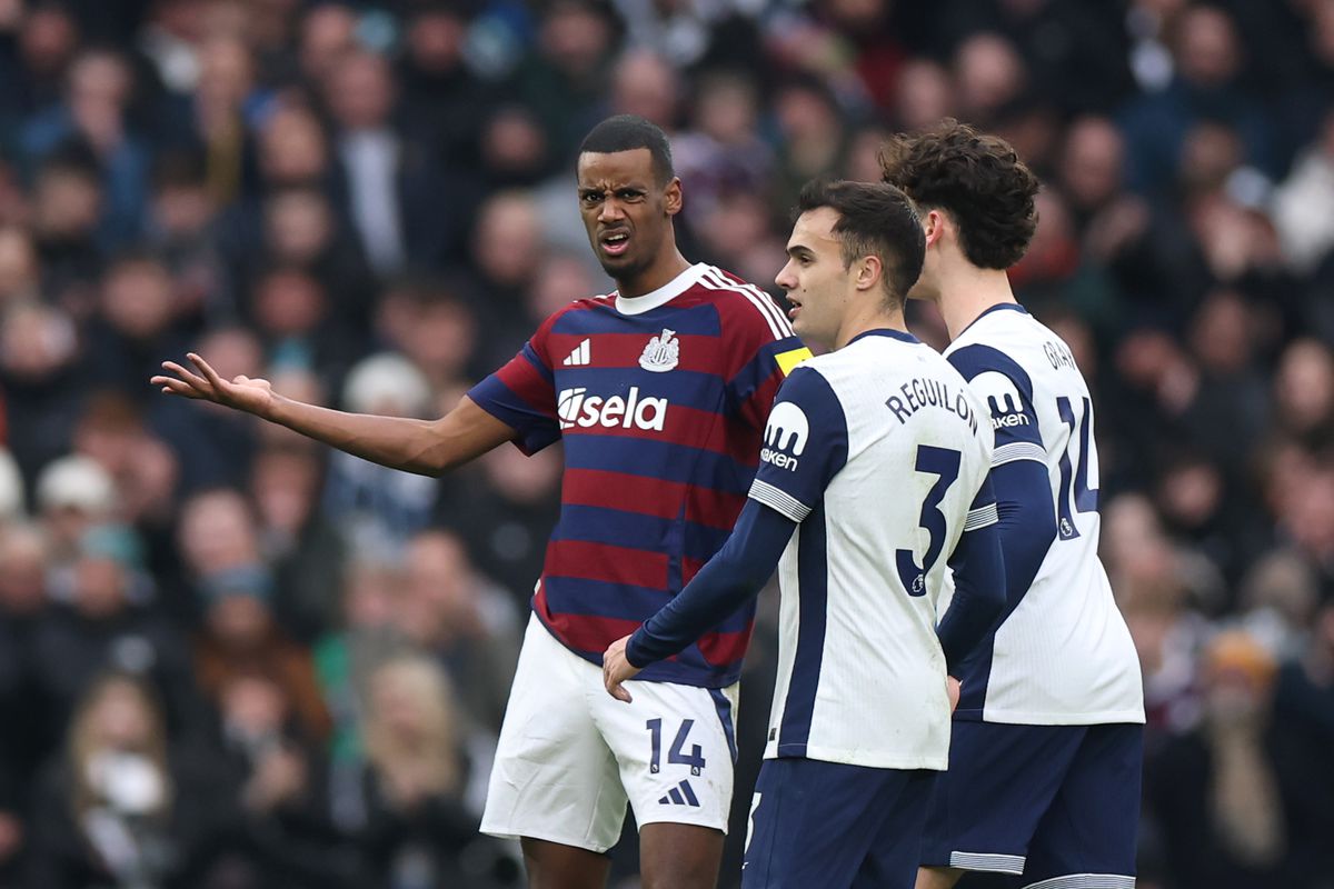 Tottenham - Newcastle 1-2 » Prăbușirea continuă și în noul an pentru Radu Drăgușin și Ange Postecoglou