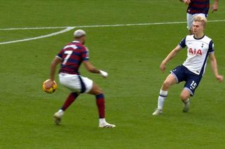 Decizie greu de înțeles în Tottenham - Newcastle! Doar în Anglia se poate valida așa ceva