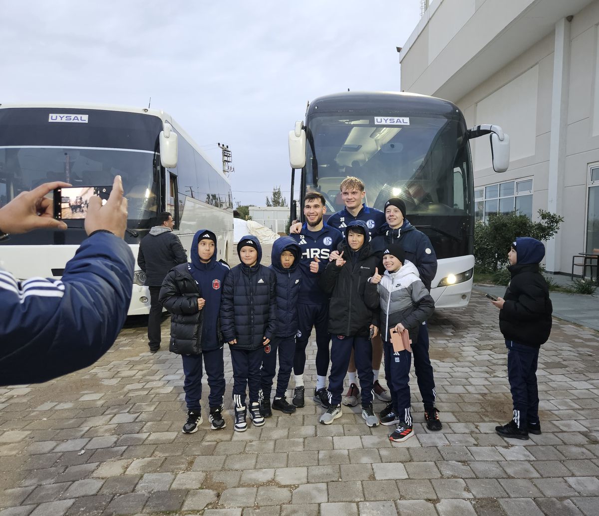 Pasiunea pură merge mai departe! GSP a urmărit un antrenament la clubul de tradiție cu 178.000 de membri cotizanți! Ce s-a ales de fosta campioană unde au jucat Deac, Marica, Neuer și Raul