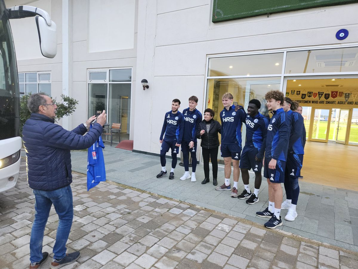 Pasiunea pură merge mai departe! GSP a urmărit un antrenament la clubul de tradiție cu 178.000 de membri cotizanți! Ce s-a ales de fosta campioană unde au jucat Deac, Marica, Neuer și Raul