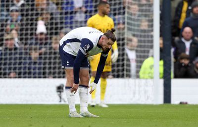 Nota lui Radu Drăgușin pentru prestația de coșmar din Tottenham - Newcastle » Postecoglou l-a schimbat la pauză, preferând să rămână fără stoperi de meserie!