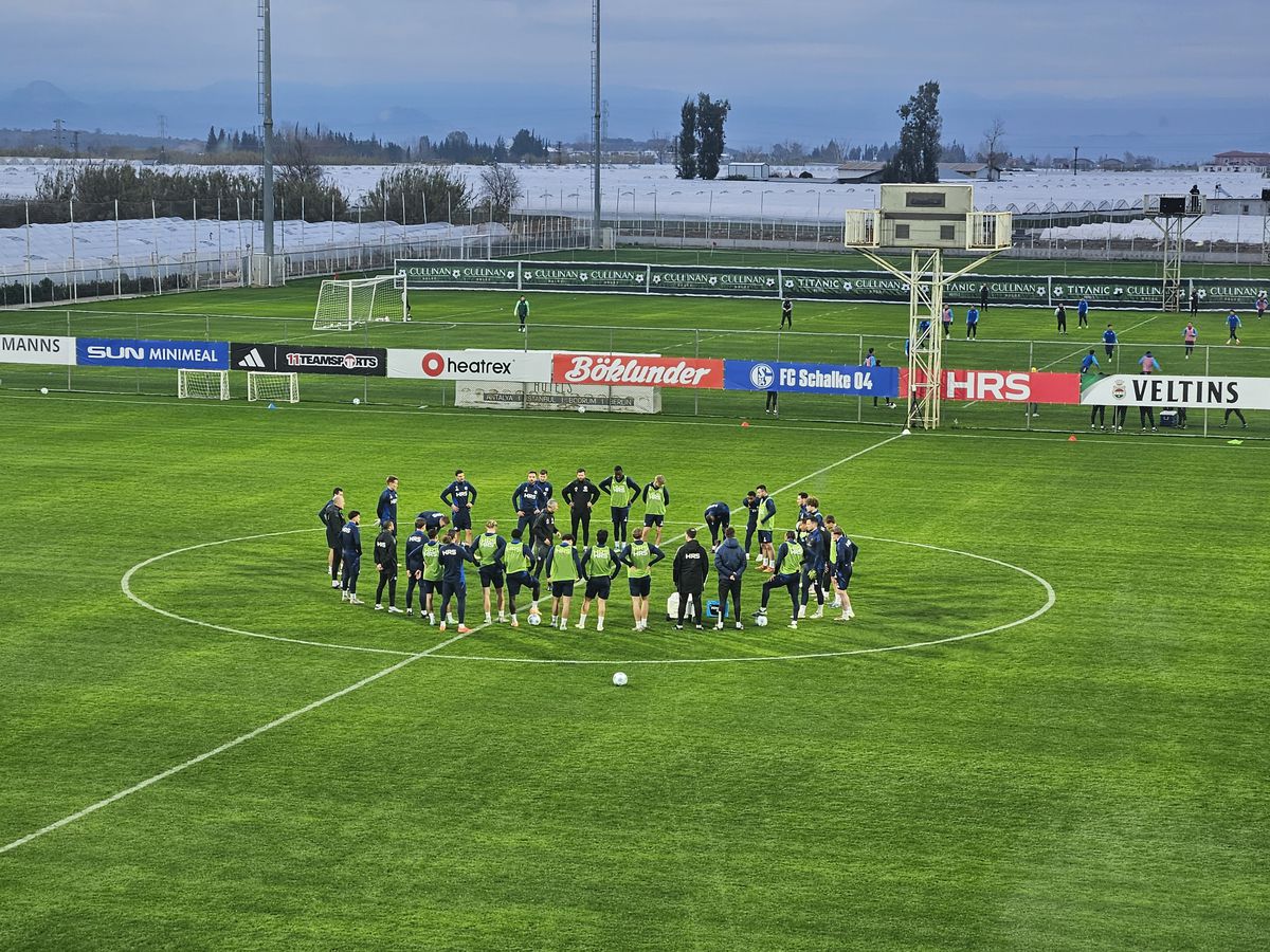 Pasiunea pură merge mai departe! GSP a urmărit un antrenament la clubul de tradiție cu 178.000 de membri cotizanți! Ce s-a ales de fosta campioană unde au jucat Deac, Marica, Neuer și Raul