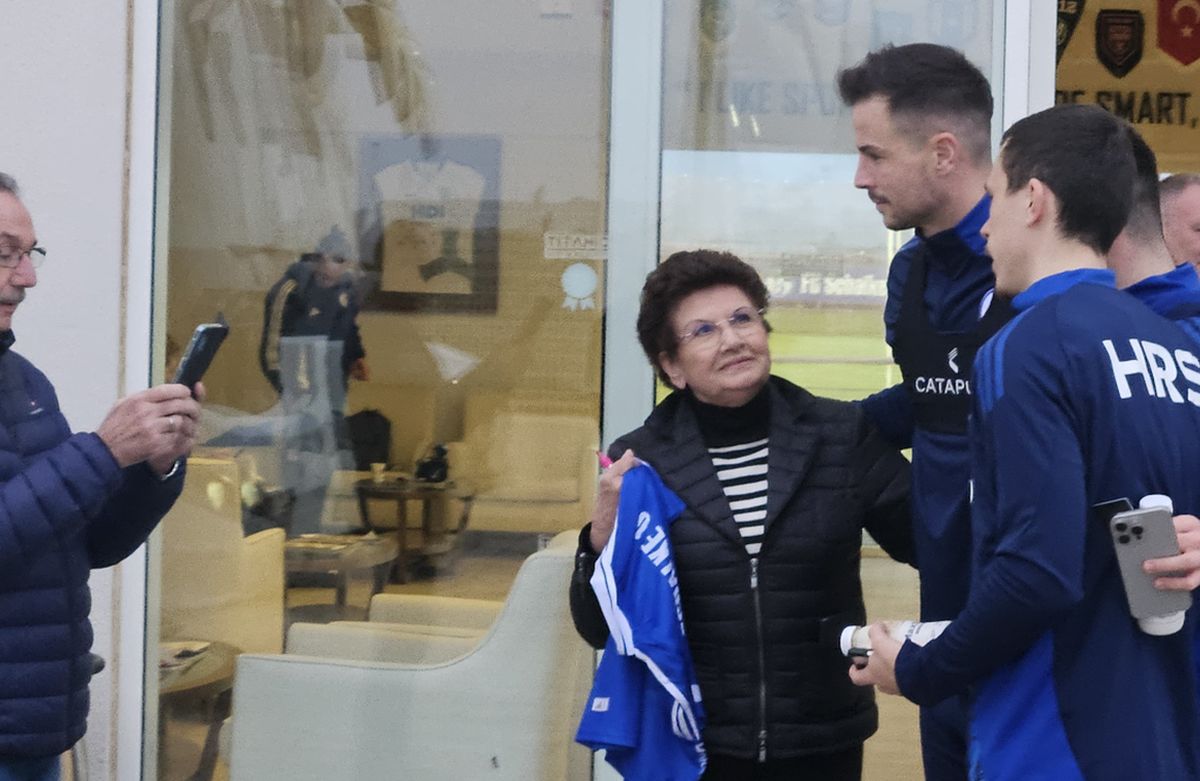 Pasiunea pură merge mai departe! GSP a urmărit un antrenament la clubul de tradiție cu 178.000 de membri cotizanți! Ce s-a ales de fosta campioană unde au jucat Deac, Marica, Neuer și Raul