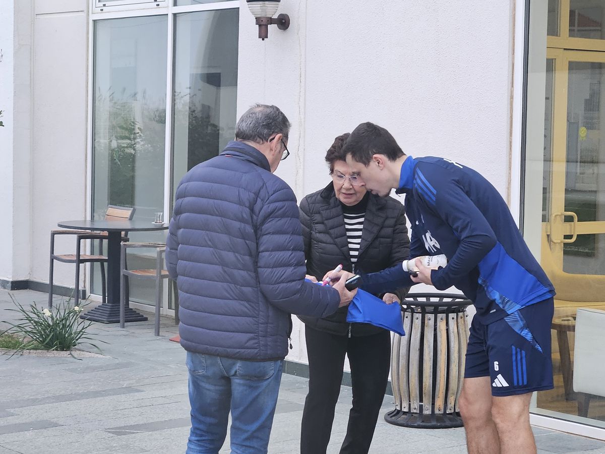 Pasiunea pură merge mai departe! GSP a urmărit un antrenament la clubul de tradiție cu 178.000 de membri cotizanți! Ce s-a ales de fosta campioană unde au jucat Deac, Marica, Neuer și Raul