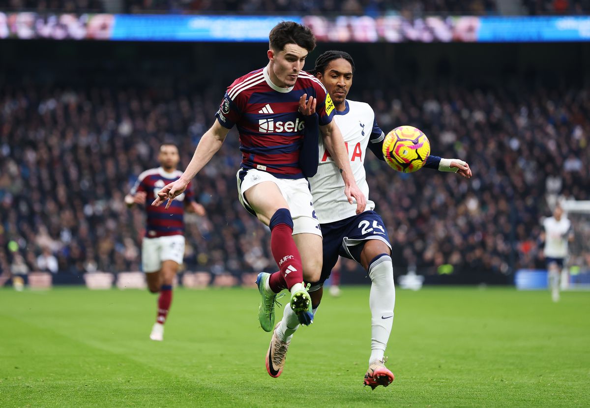 Tottenham - Newcastle 1-2 » Prăbușirea continuă și în noul an pentru Radu Drăgușin și Ange Postecoglou