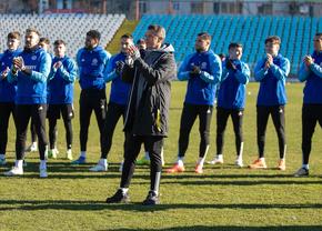 Dorinel e istorie! Cum l-au întâmpinat fanii pe Ovidiu Burcă la primul antrenament la Oțelul