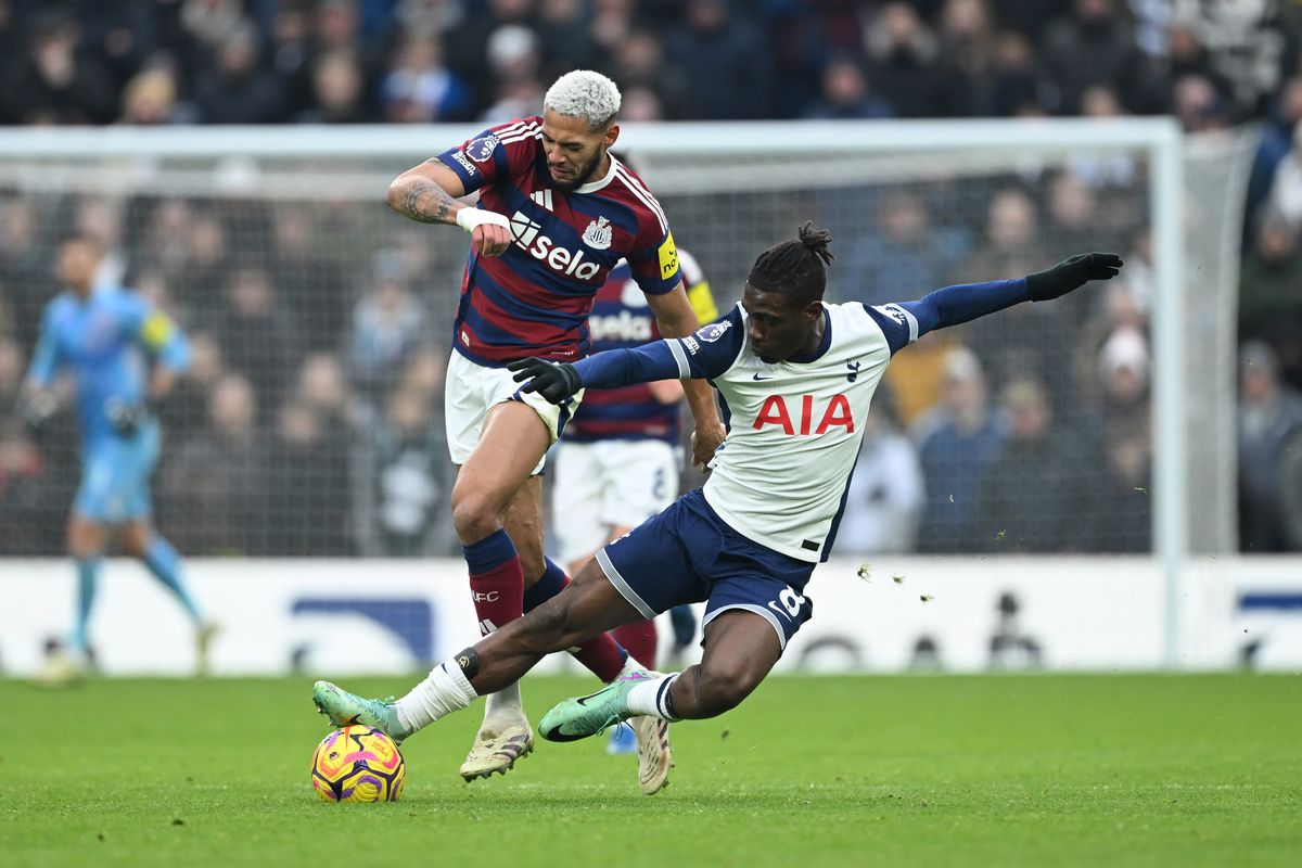 Tottenham - Newcastle 1-2 » Prăbușirea continuă și în noul an pentru Radu Drăgușin și Ange Postecoglou