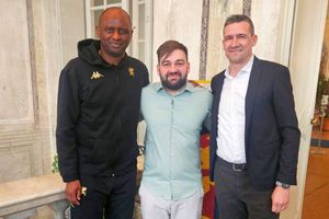 Primă întâlnire strategică pe axa Rapid - Genoa » Daniel Sandu, lângă uriașul Vieira