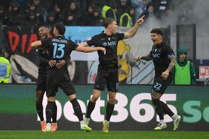 Napoli a câștigat primul derby din 2026, într-un meci cu 3 „roșii” » Luptă aprigă la titlu în Serie A