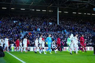 De ce a fost întârziat cu 15 minute startul meciului Fulham - Liverpool